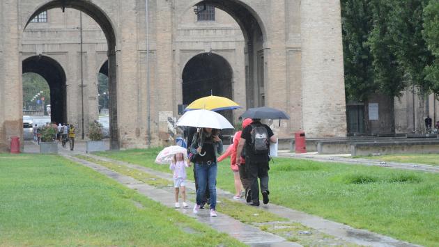 Arrivano forti piogge e il rischio di piene: un  lunedì da allerta gialla