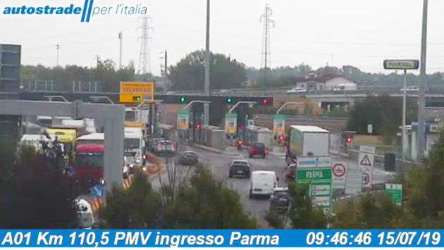 Traffico intenso: code in A1 in uscita a Parma e tra Piacenza e Fidenza