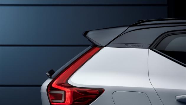 Al volante di Volvo XC40 D4 R-Design