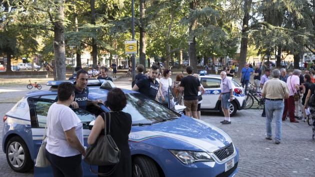 Baby gang, presidio in piazzale Pablo. Il vescovo: «Ripristinare la legalità»