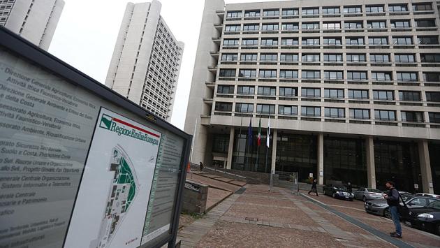 Omofobia, l'Emilia-Romagna approva la legge anti-discriminazioni