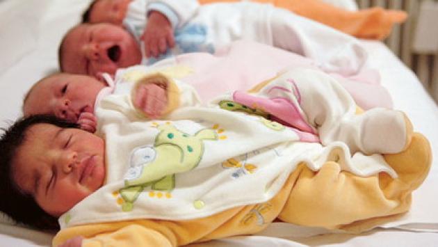 Manovra: carta da 1000 euro per i nuovi nati. Prorogato il bonus ristrutturazioni al 50%, ma solo per la prima casa