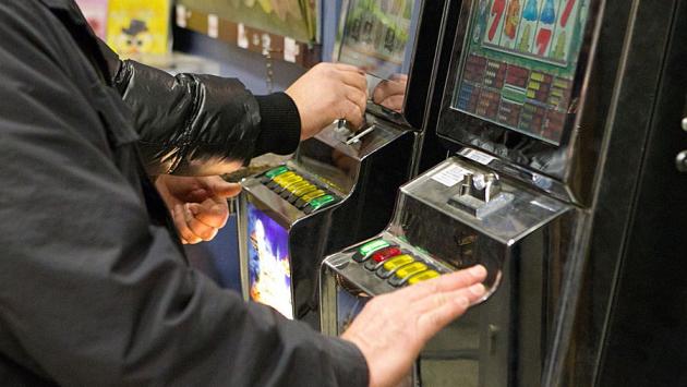Gli italiani nel 2018 hanno speso 19 miliardi di euro in slot e lotterie