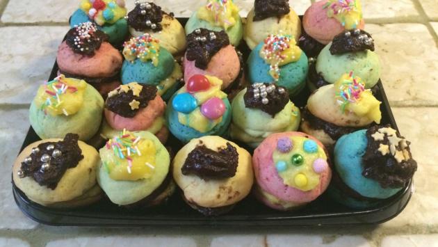 La ricetta: Whoopies arlecchino per il carnevale dei piccoli