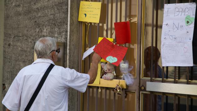 La ricostruzione: dopo la strage il 21enne ha pulito i coltelli
