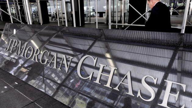 Il regalo di Chase ai clienti: cancellati i debiti dalle carte di credito