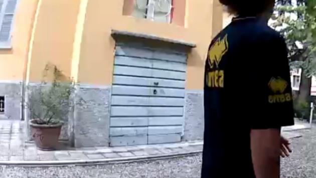 Forza il cancello, beccato dalle telecamere