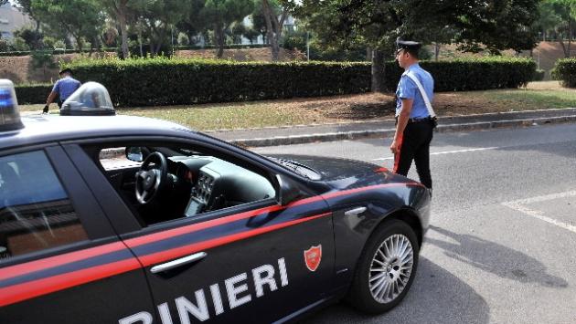 Scaraventa a terra la barista e picchia un cliente, 38enne denunciato a Montecchio