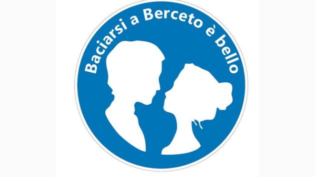 'Baciarsi è bello': un invito al rispetto