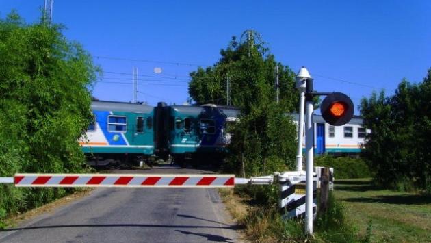 Una donna sui binari: traffico ferroviario sospeso per circa un’ora fra Parma e Bologna