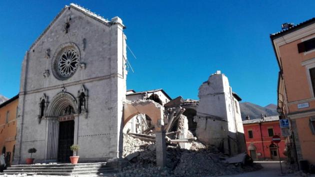 Terremoto nella notte: scossa di 4.1 tra Norcia e Arquata. Gente in strada 