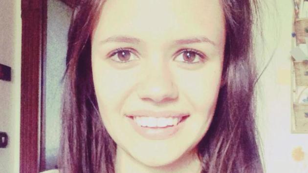 Una folla commossa ai funerali di Manuela