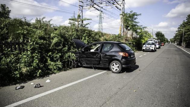 Spettacolare incidente in via Toscana: 3 auto coinvolte