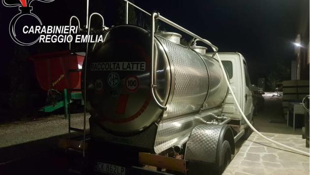 L'auto è in panne e lui ruba il furgone del latte: arrestato dai carabinieri.