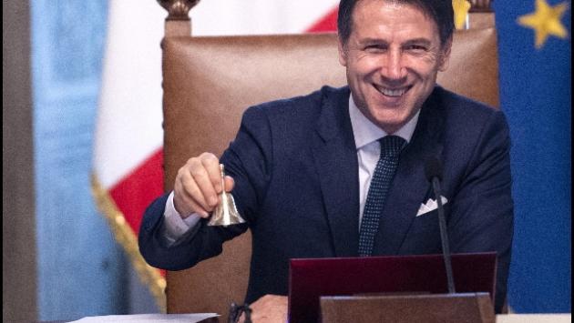 Due governi, tripla truffa. La sanzione? Andare al voto