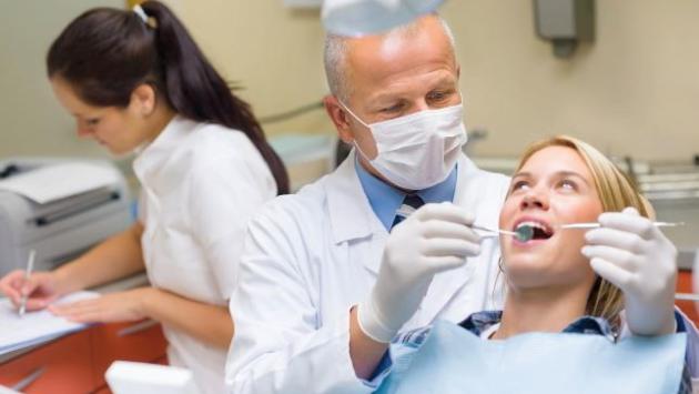 Bocca sana in poche mosse con i consigli del dentista 