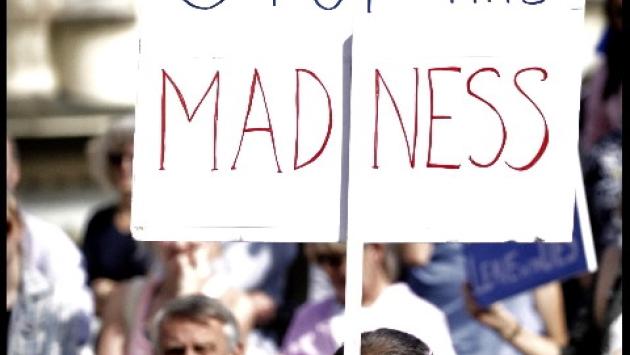 Boris Johnson salta la conferenza per le proteste
