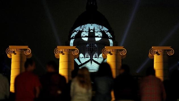 Batman ha 80 anni, il mondo lo festeggia
