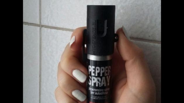 Spray al peperoncino in classe, dieci intossicati