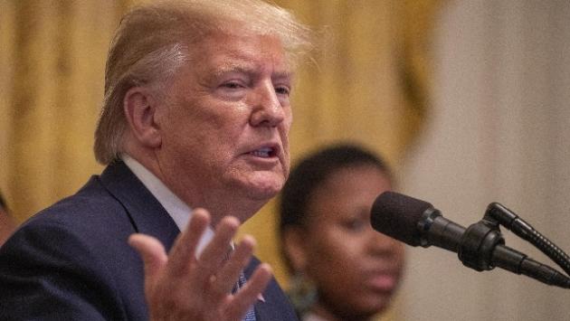 Trump: Romney un idiota presuntuoso