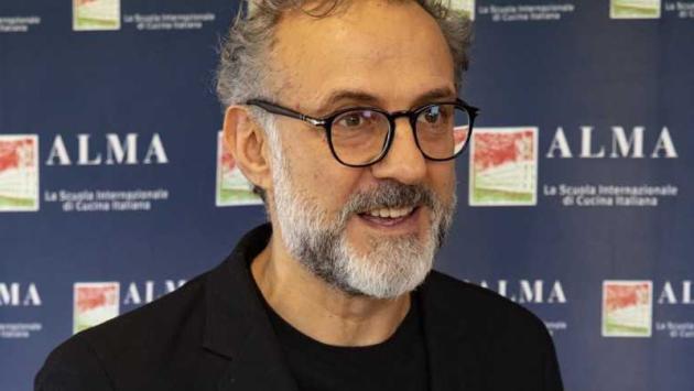 Sfida su cotechino e zampone a Modena, giudice chef Bottura