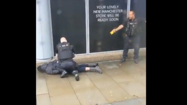 Manchester, il fermo del presunto aggressore - Video