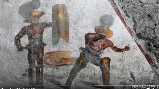 Pompei, scoperto un affresco stupendo con il combattimento di due Gladiatori