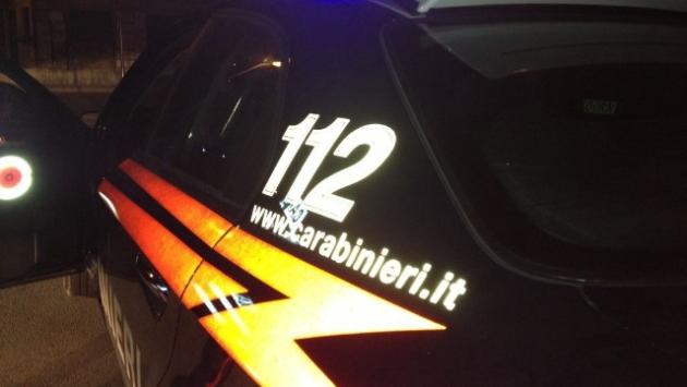 Ha un incidente mentre è alla guida di un'auto rubata, morto 