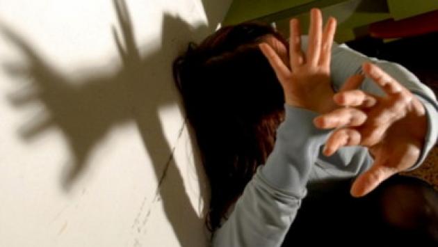 «Ti tolgo gli occhi, così non guardi gli altri»: patteggia il compagno aguzzino