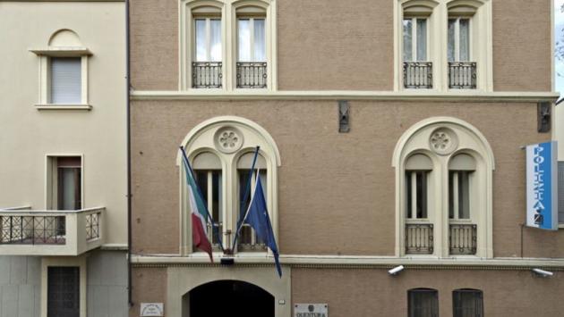 Reggio, con parrucche e occhiali creava identità fittizie per ottenere finanziamenti regionali