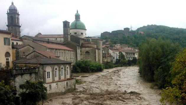 Maltempo: a Zeri esonda il torrente  Fiume, a Pontremoli monitorata la piena del torrente Verde