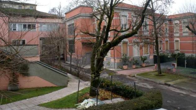 Infiltrazioni d'acqua dal tetto: evacuati alcuni ospiti di Villa Serena a Colornoi. Diversi rami e alberi caduti in provincia