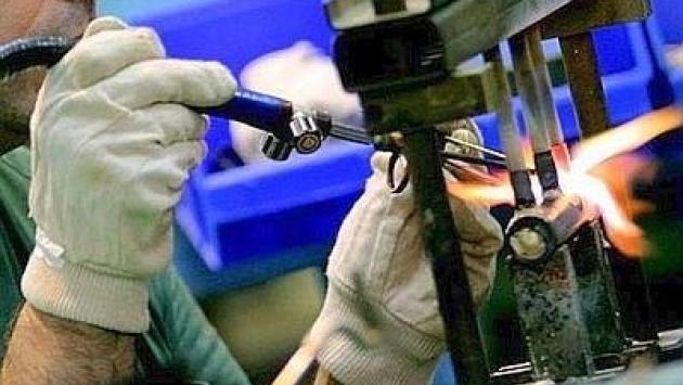 Scende la produzione industriale, a settembre -2,1% su base annua