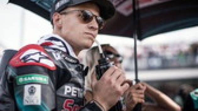 Quartararo domina le libere a Valencia, doppia caduta per Rossi