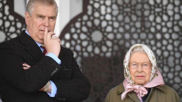 Caso Epstein, il principe Andrea  ha rimesso alla regina gli incarichi e i gradi militari