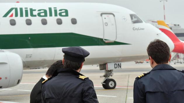 Scioperi: domani stop agli aerei per 4 ore, Alitalia cancella 137 voli