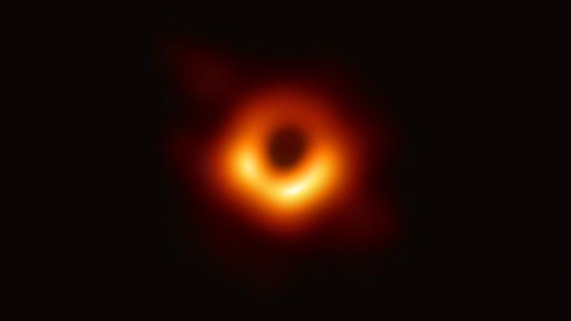 Scoperto nella Via Lattea un buco nero con massa mostruosa