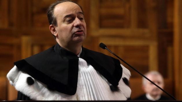 Morto il rettore dell'Università Cattolica Franco Anelli: "circostanze in corso di accertamento". Aveva 61 anni
