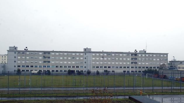 Esce dal carcere per lavorare poi si dilegua: è caccia a un ergastolano