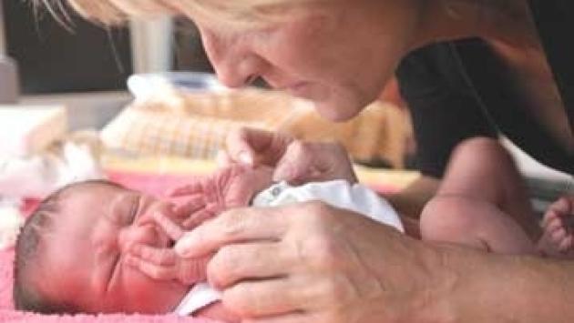 Inps: dal 13 le nuove norme per il congedo parentale, 10 giorni per i papà