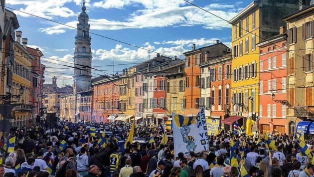 Giallo e blu sotto il cielo di Barriera Repubblica