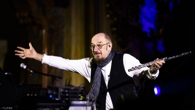 Jethro Tull: il Natale è un flauto magico, Ian Anderson  incanta San Vitale 