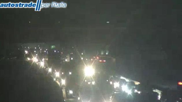 Incidente in A1 all'altezza dello svincolo con l'Autocisa, direzione Milano: 4 km di coda