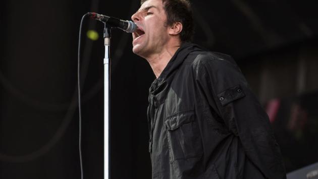 Liam Gallagher: "Mio fratello mi implora di riformare gli Oasis"