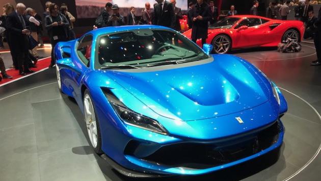 Con la villa o  la Ferrari, smascherati 237 furbetti con il Reddito di cittadinanza