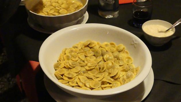 Mostre, memoria, teatro. E la gara dei mangiatori di anolini: l'agenda del sabato