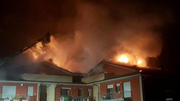 Condominio in fiamme a Bannone