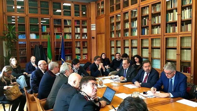 Virus cinese, rafforzati i controlli a Fiumicino e Malpensa