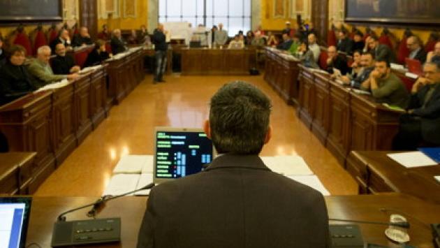 5 Stelle impantanati sul simbolo