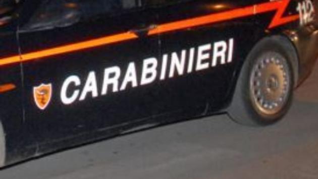 Alseno, picchia la fidanzata in mezzo alla strada: arrestato